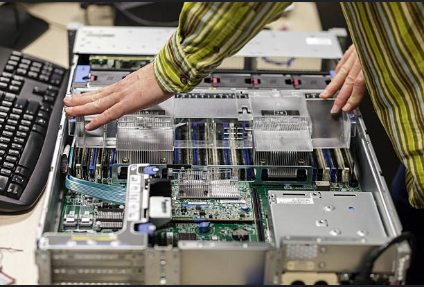 Kiralık Sunucu Hizmeti